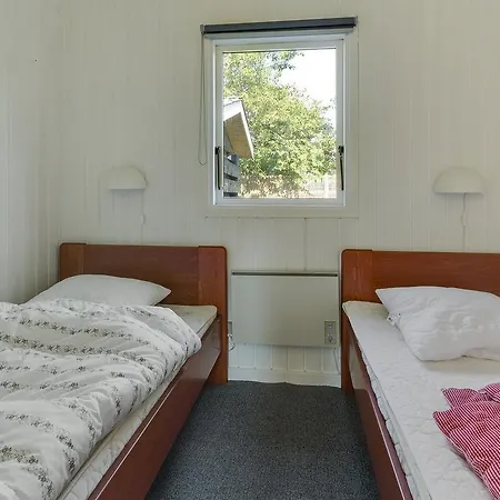 Three-bedroom Holiday In * Hals