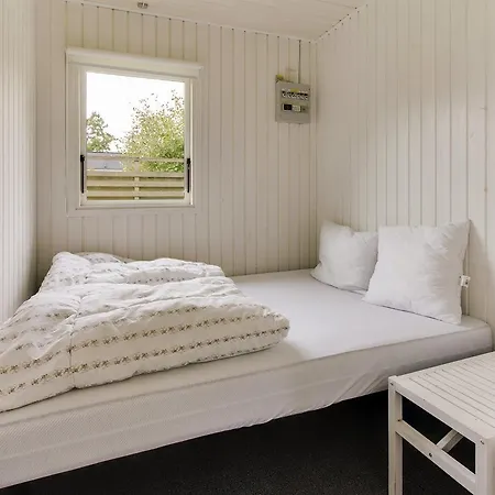 Three-bedroom Holiday In * Hals