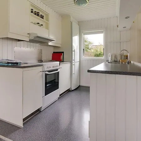 Three-bedroom Holiday In * Hals